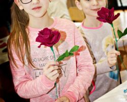 I DZIEŃ FERII - KWIATY Z BIBUŁY