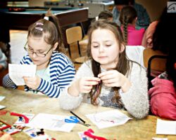 V DZIEŃ - HAFT KRZYŻYKOWY