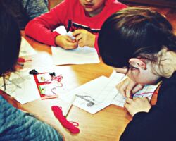 V DZIEŃ - HAFT KRZYŻYKOWY