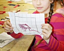 V DZIEŃ - HAFT KRZYŻYKOWY