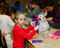 DZIEŃ VI - MASKOTKA Z FILCU