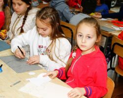 DZIEŃ VI - MASKOTKA Z FILCU