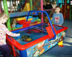 DZIEŃ VIII- KRĘGIELNIA I KOLOROWY ŚWIAT