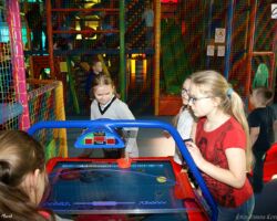 DZIEŃ VIII- KRĘGIELNIA I KOLOROWY ŚWIAT