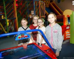 DZIEŃ VIII- KRĘGIELNIA I KOLOROWY ŚWIAT